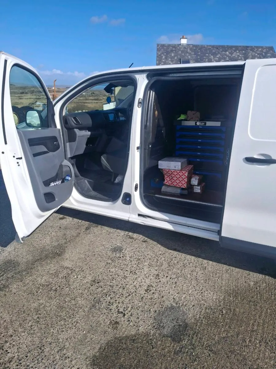 Vauxhall vivaro - Image 2