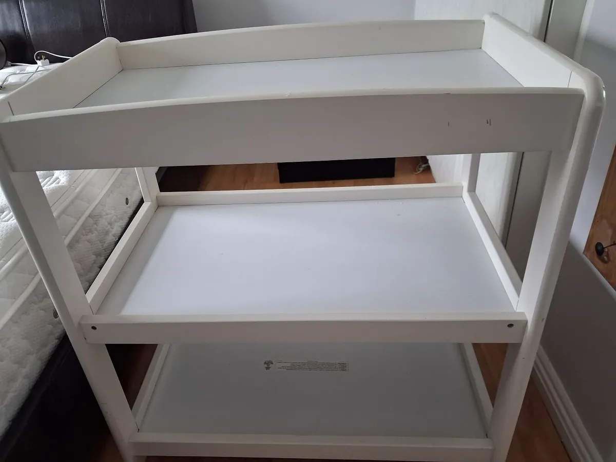 Baby changing unit - Image 1