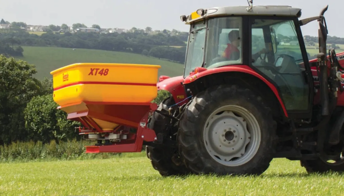 TEAGLE XT48 (1350 KILO CAPACITY) TWIN DISC SOWER - Image 2