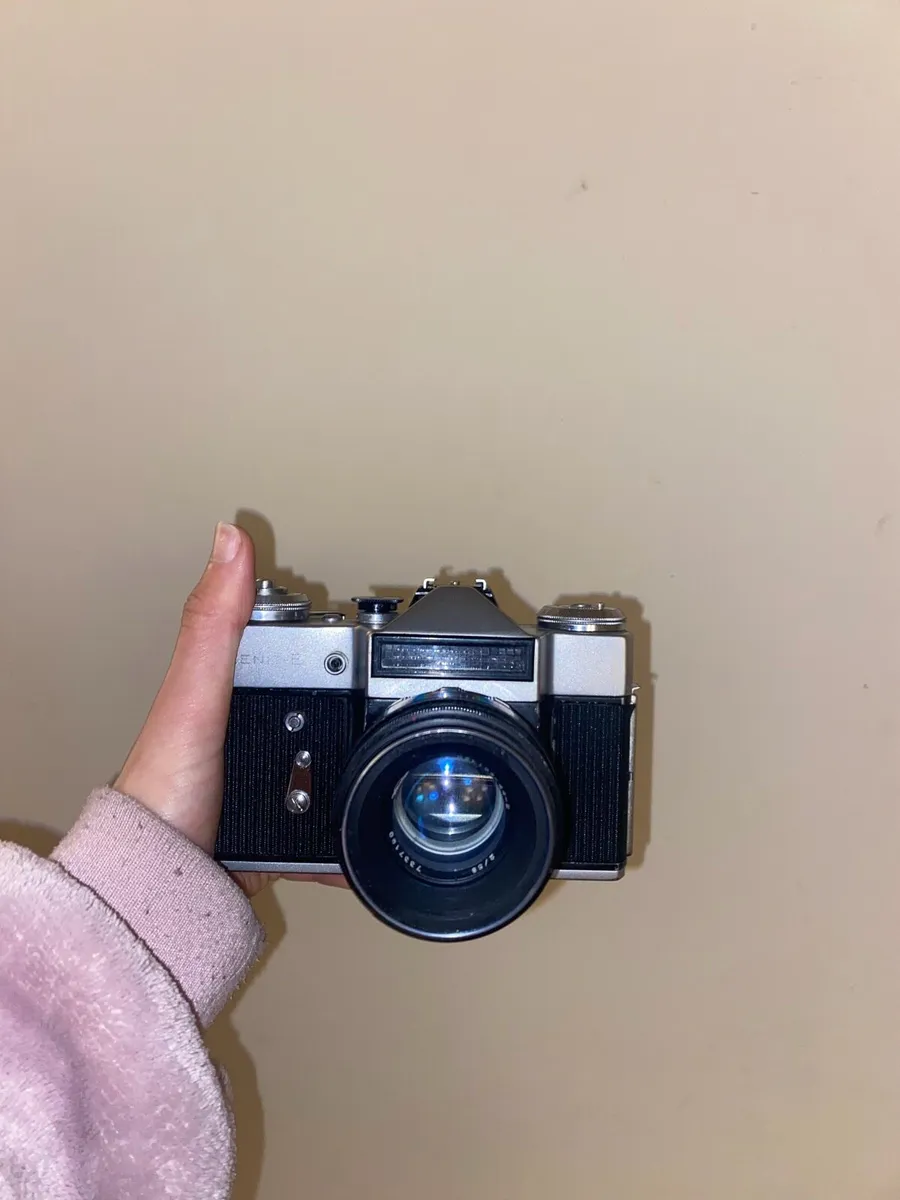 Vintage Zenit E 35mm Film Camera - Image 2