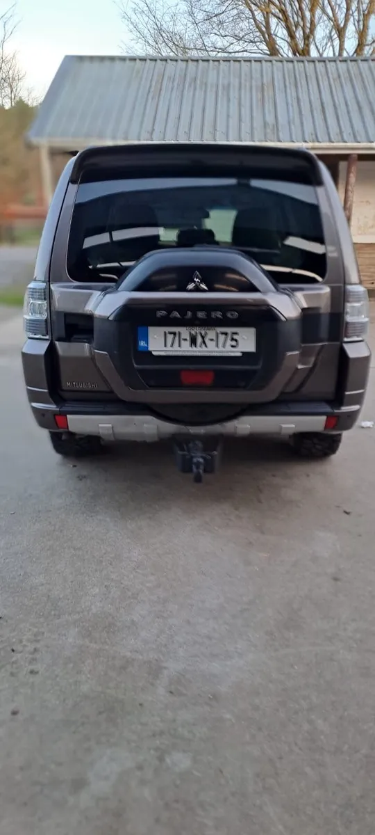 Mitsubishi Pajero 2017, 5 Seat Commercial Low Tax - Image 4