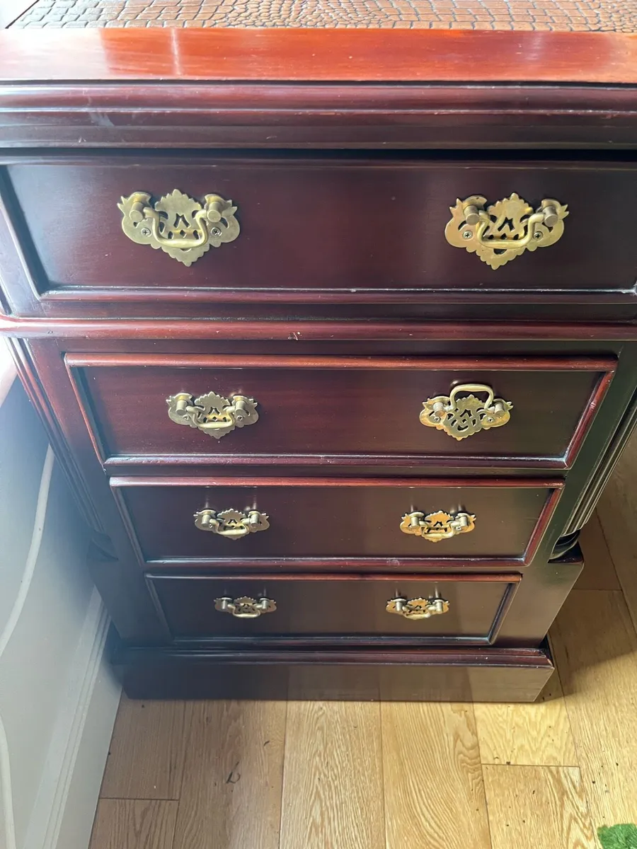 Partner Desk - Image 2