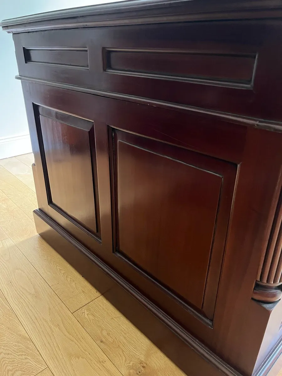 Partner Desk - Image 3