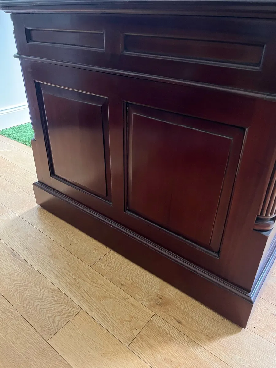 Partner Desk - Image 4