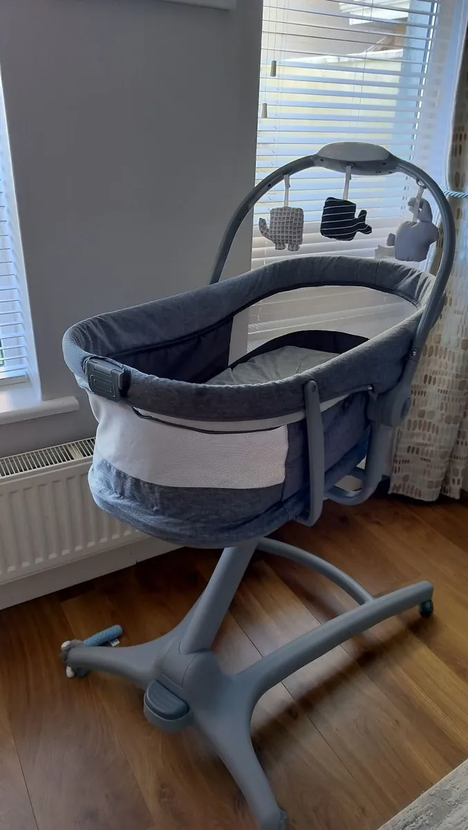 Chicco 4 in 1 hug - Image 1