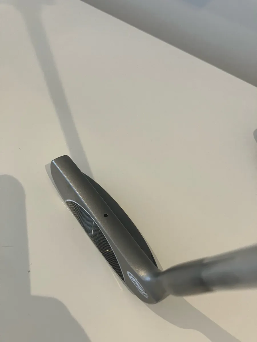Yes Sophia Blade Putter 35 inch Great Condition - Image 1