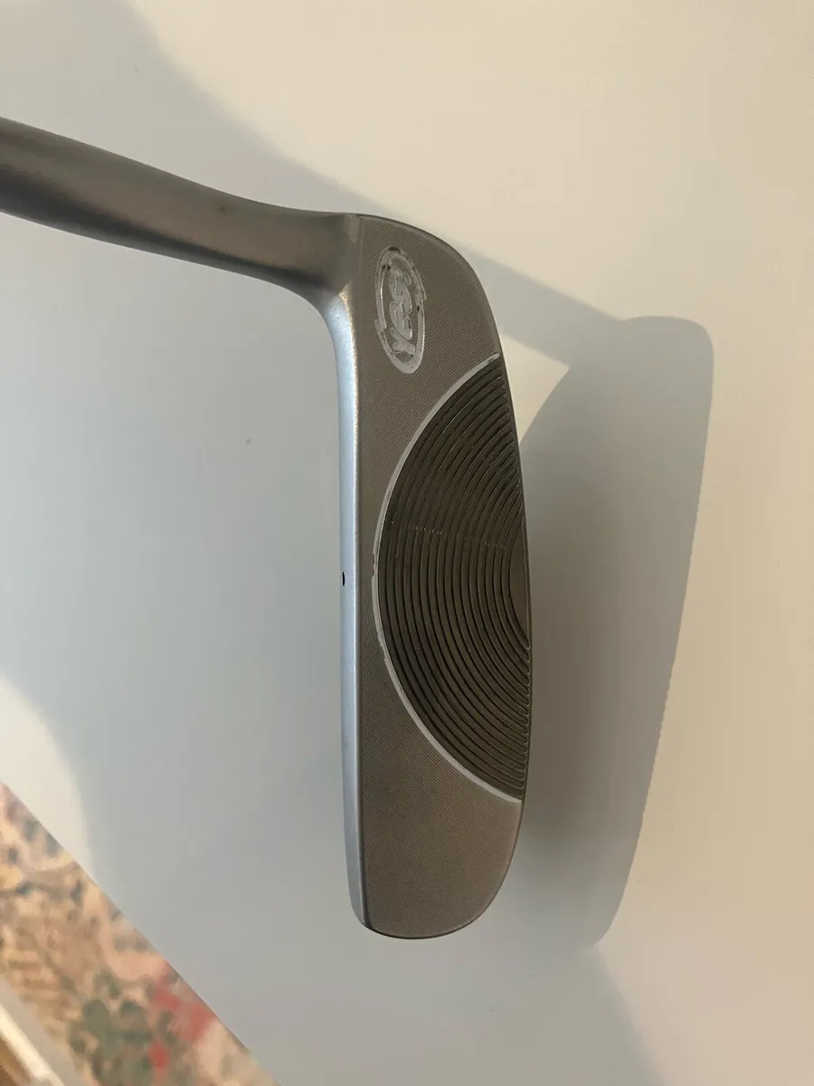 Yes Sophia Blade Putter 35 inch Great Condition - Image 3