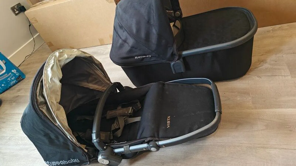UPPAbaby Vista V1 Toddler Seat & Bassinet - Excellent Condition - Image 1
