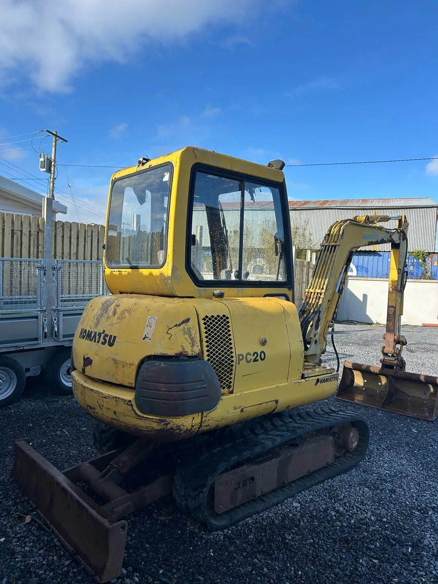 Komatsu 2.8 ton digger - Image 1