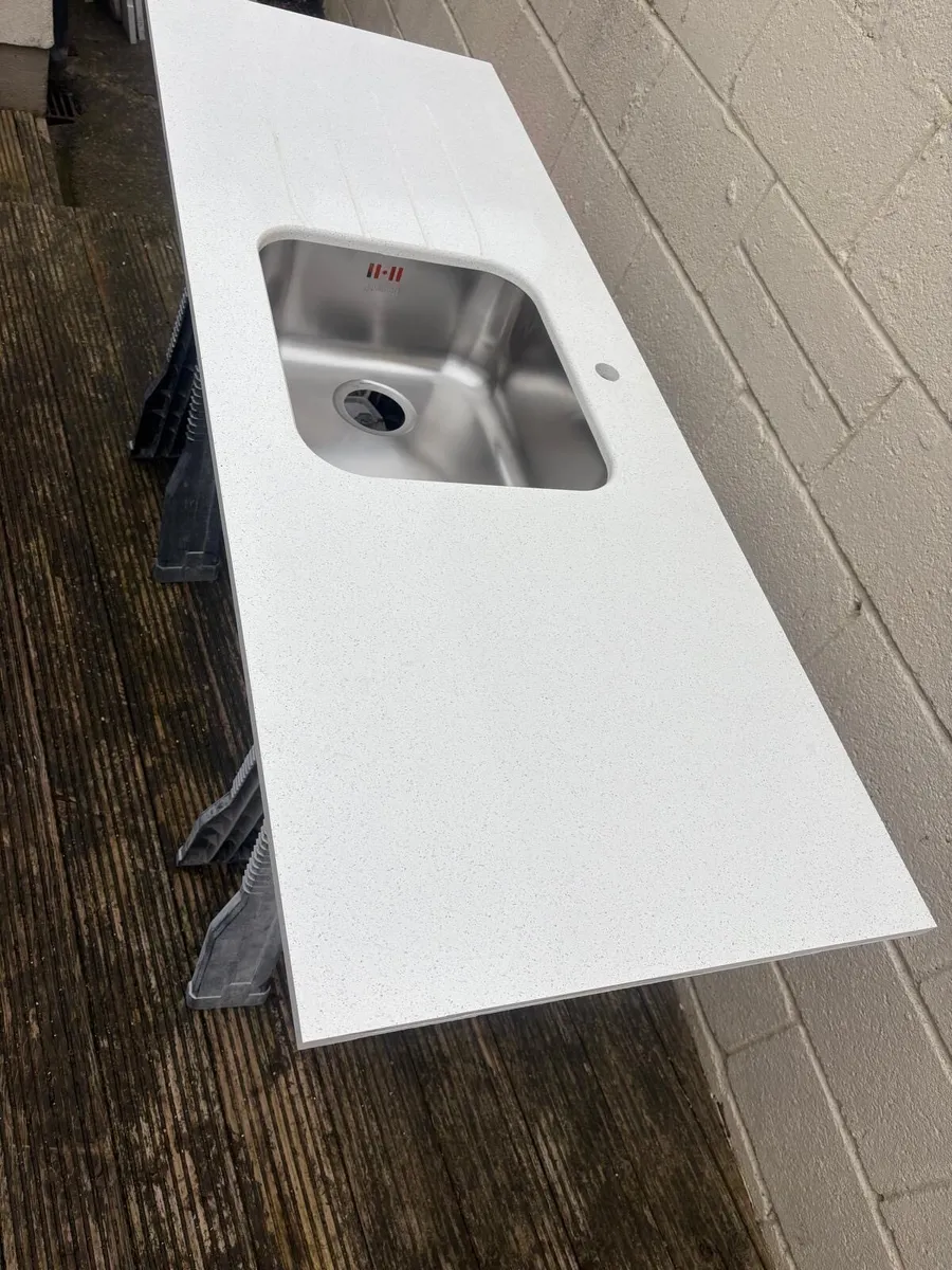 Kitchen countertop - Image 1