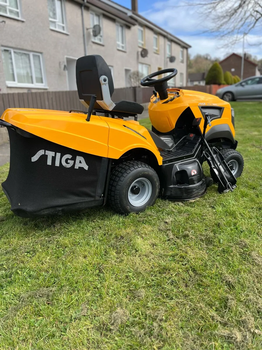 Stiga 5102H petrol ride on lawnmower - Image 3