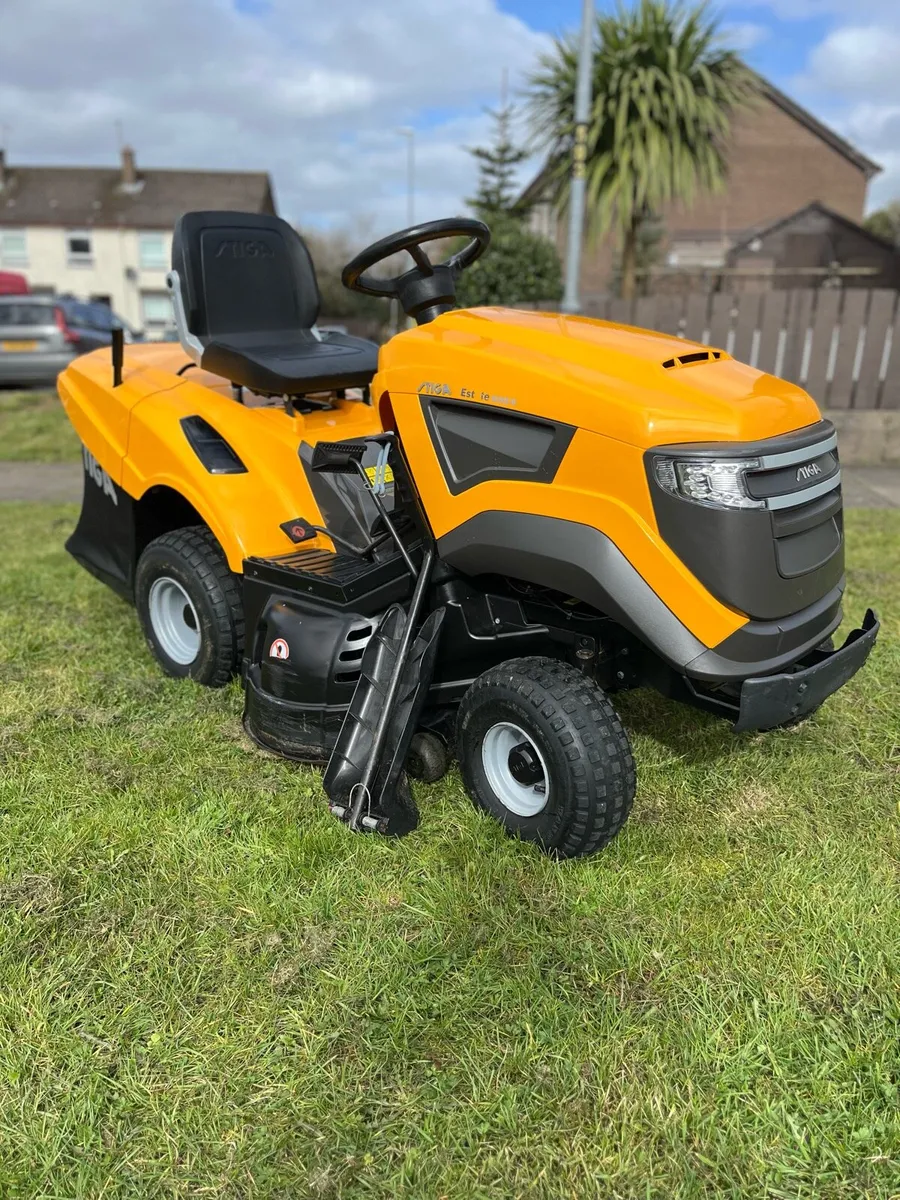 Stiga 5102H petrol ride on lawnmower - Image 2