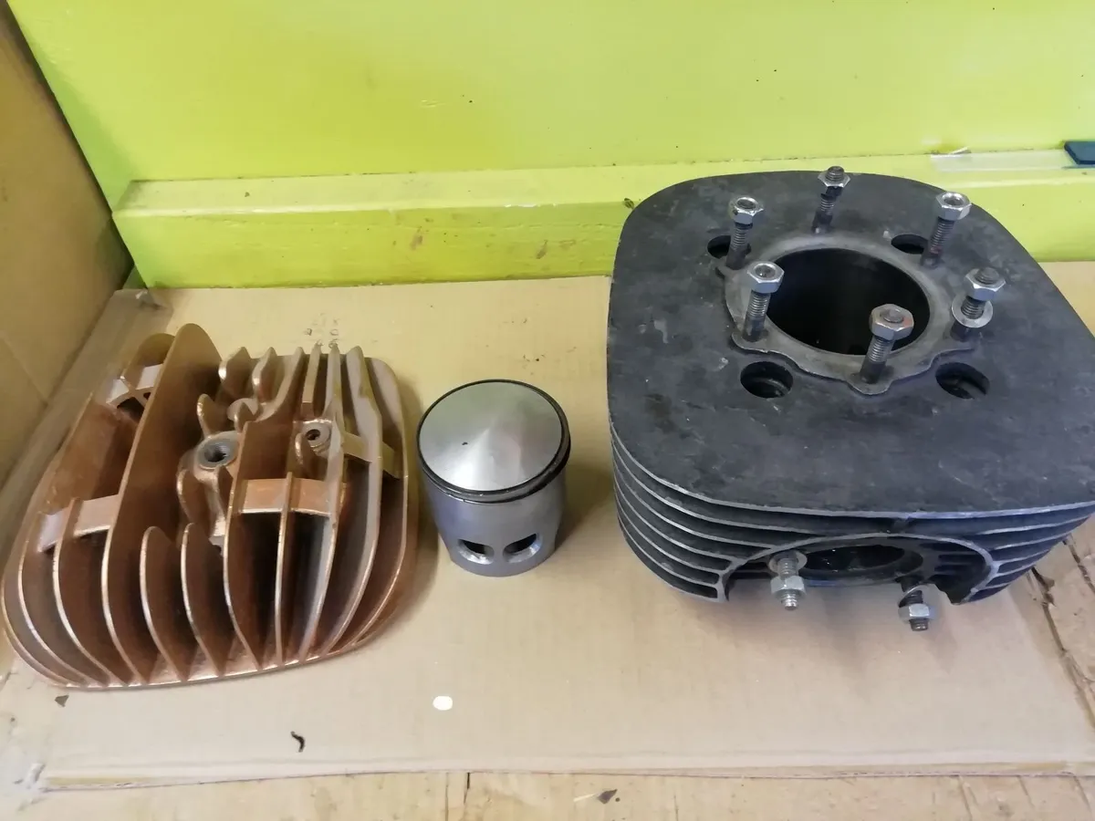 DT 250 MX cylinder, piston and head, recent rebore - Image 1