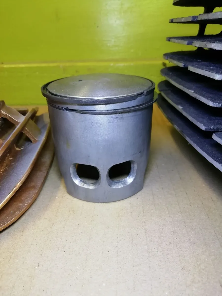 DT 250 MX cylinder, piston and head, recent rebore - Image 4