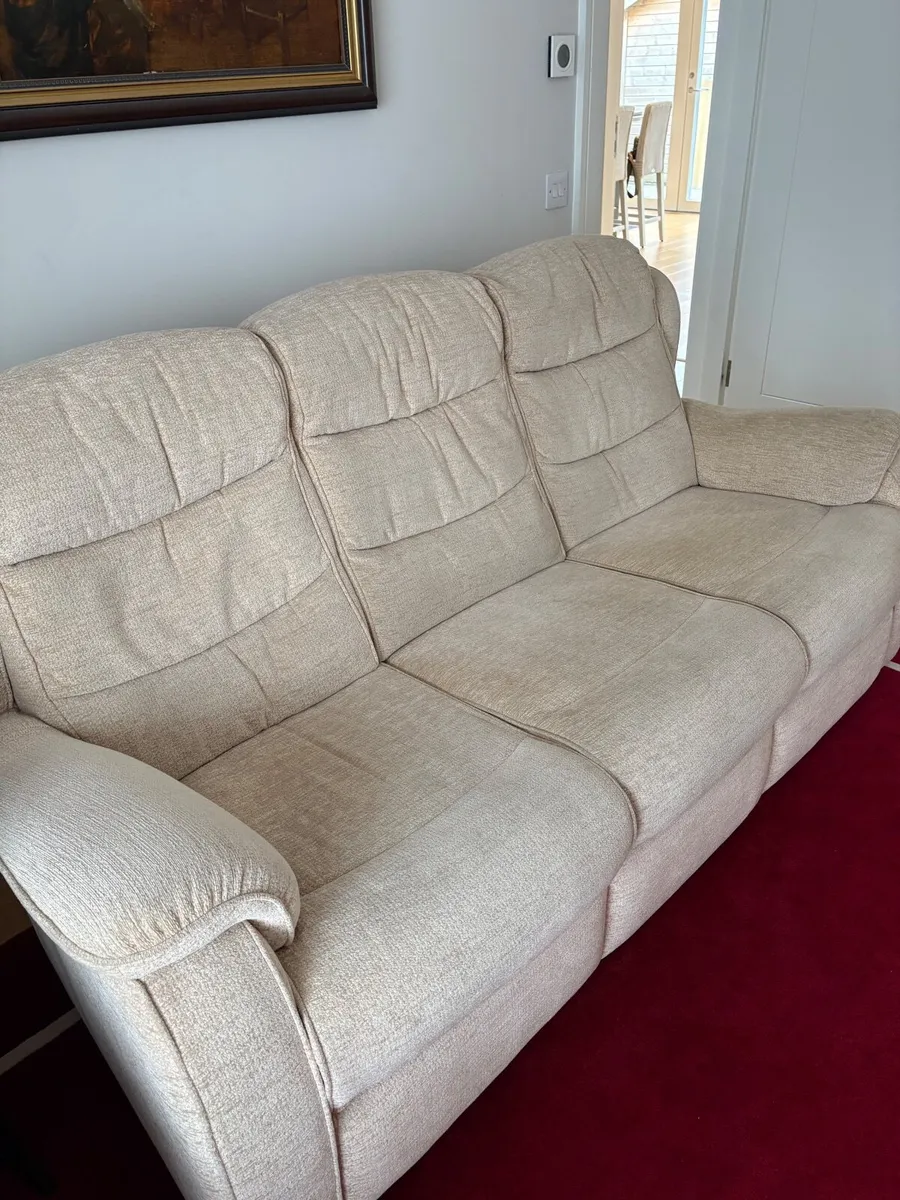 Parker Knoll Couch and 2 electric armchairs - Image 2