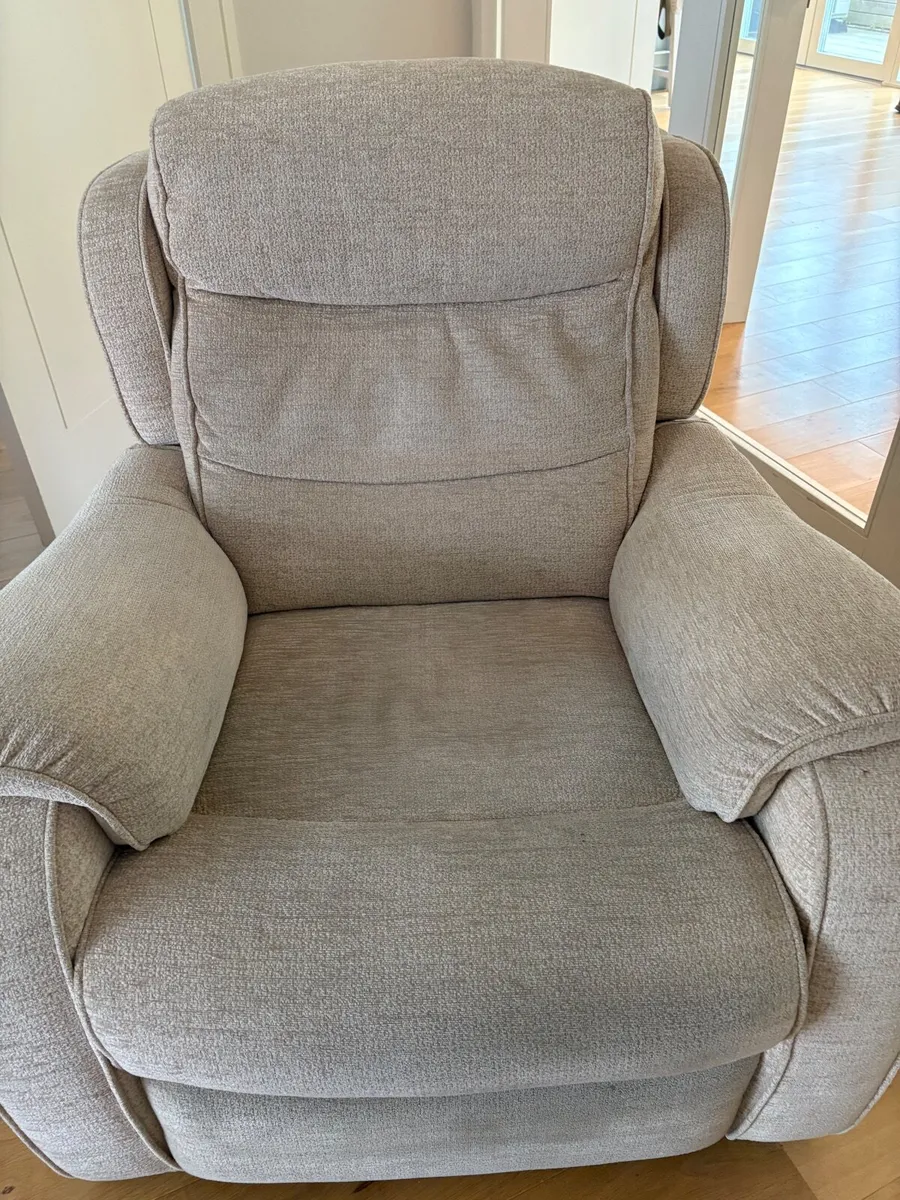 Parker Knoll Couch and 2 electric armchairs - Image 3