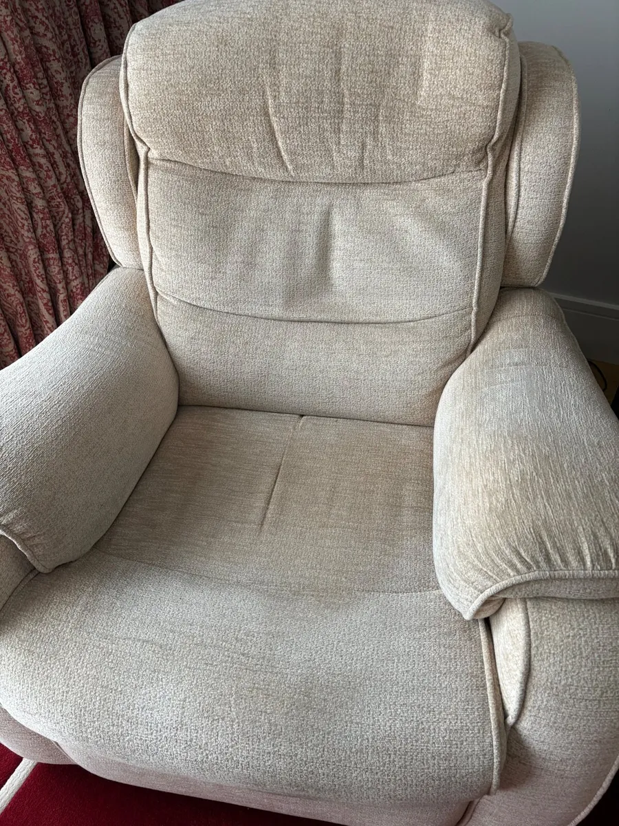 Parker Knoll Couch and 2 electric armchairs - Image 4