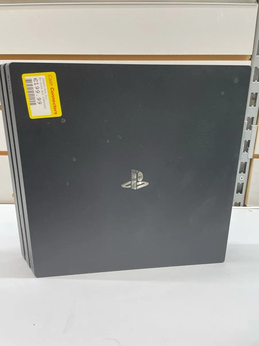 PS4 Pro - Image 2