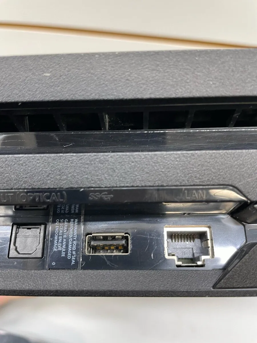 PS4 Pro - Image 4