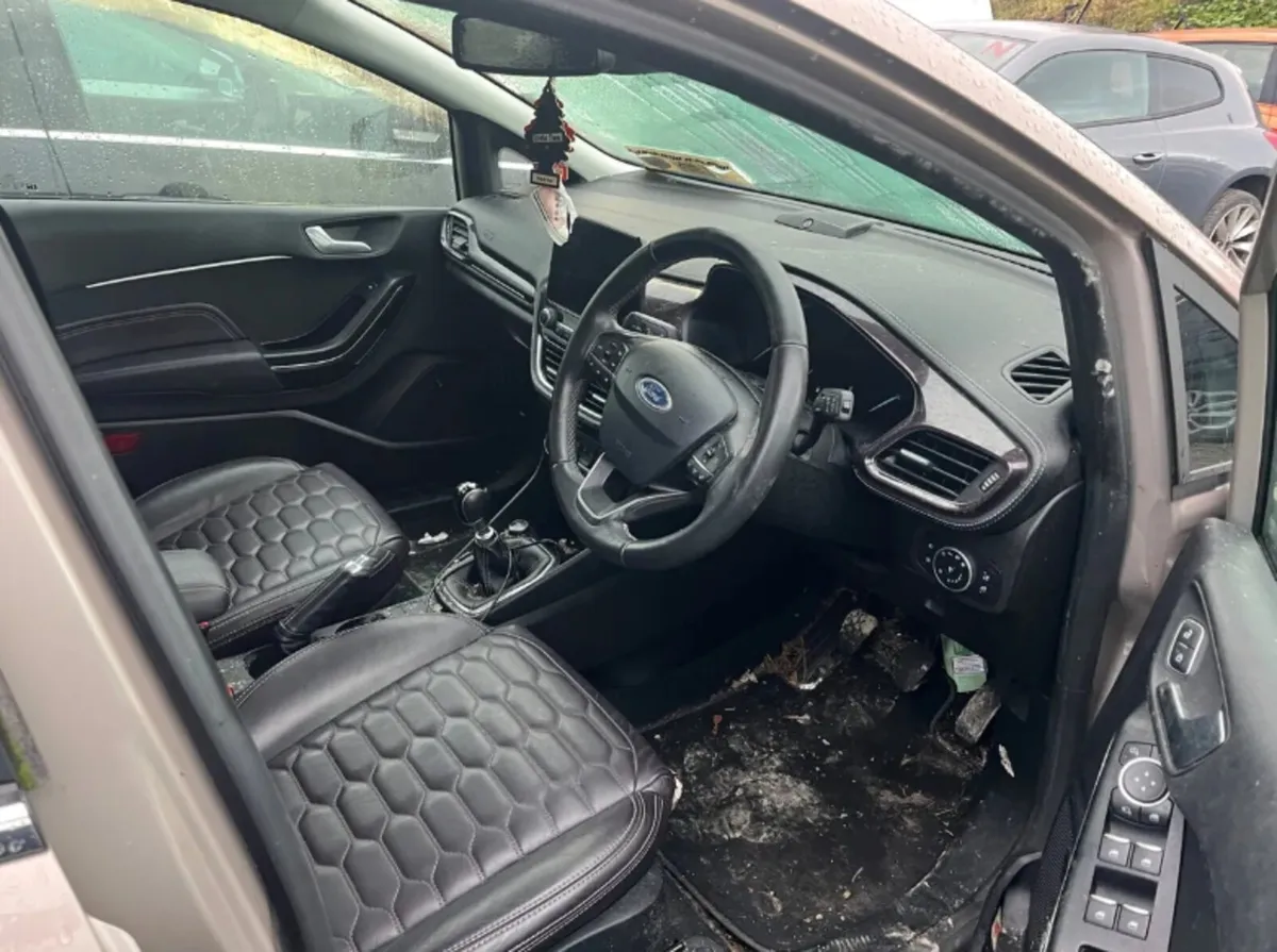 19 fiesta 1.0 Vignale Only 87,000 Kms - Image 4