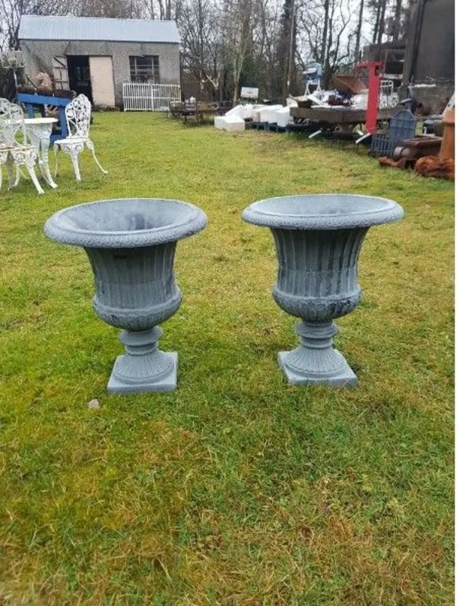 Urn 6 – D6571  Price per urn - Image 3