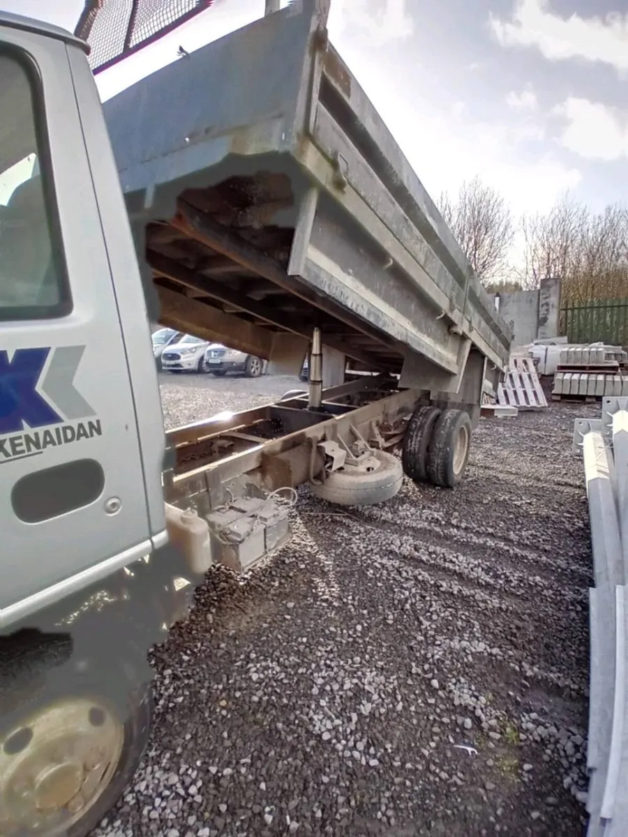 Isuzu Tipper - Image 3