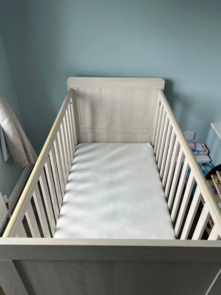 Atlas Cot bed - Image 3