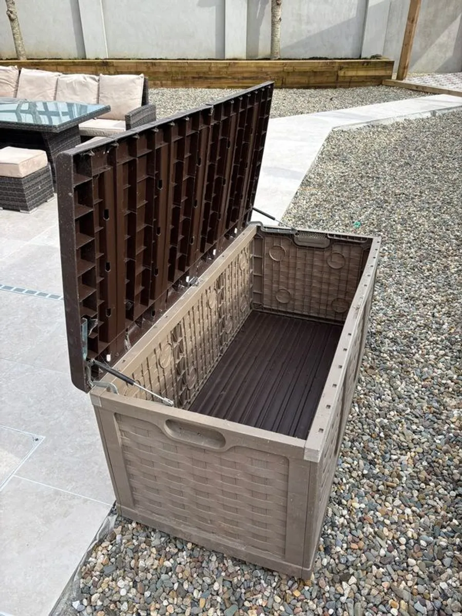 Outdoor Ratten Furniture & Cushion box - Image 2