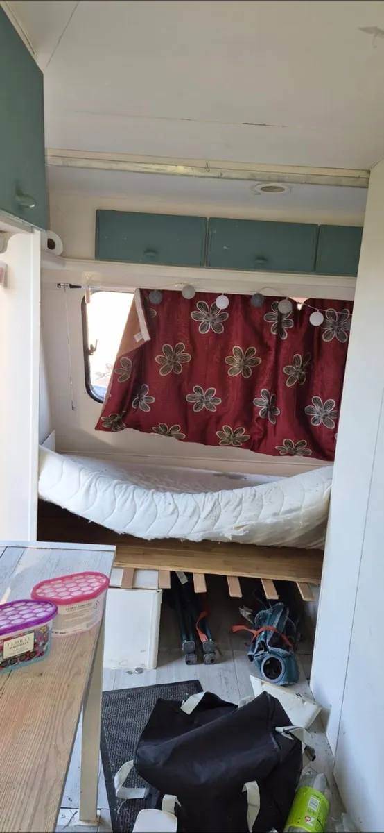 Caravan - Image 2