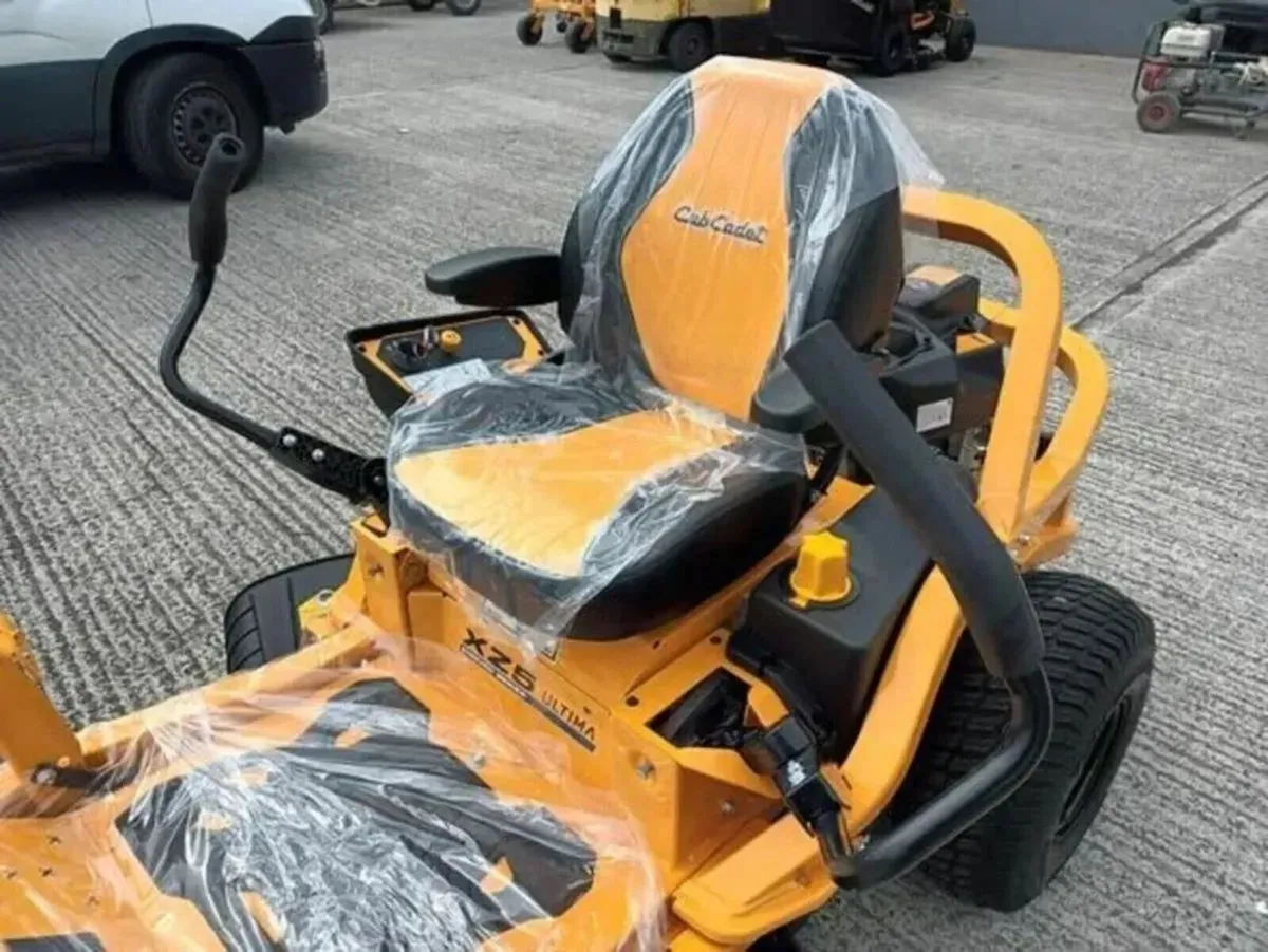 Ride on tractor mowers - Image 2