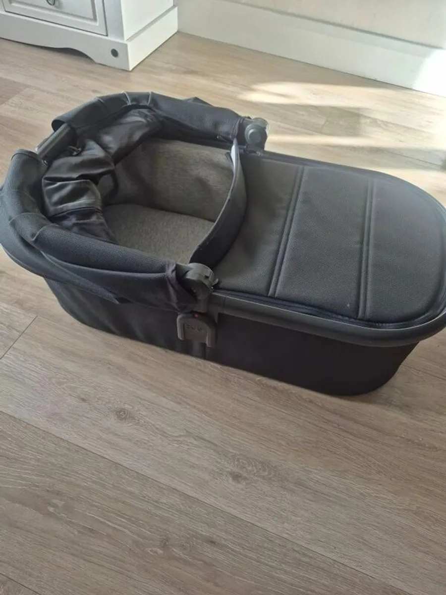 Uppababy Basinet Black - Image 1