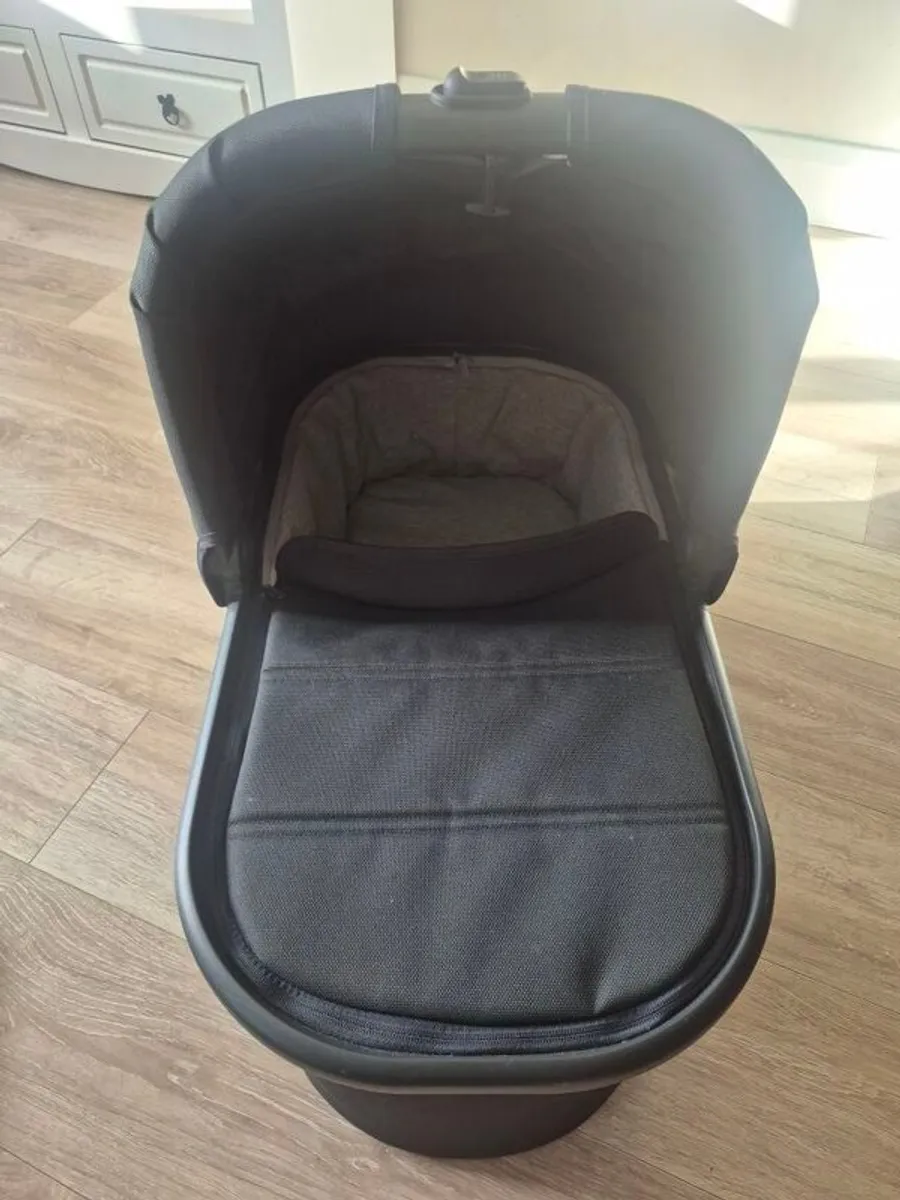 Uppababy Basinet Black - Image 3