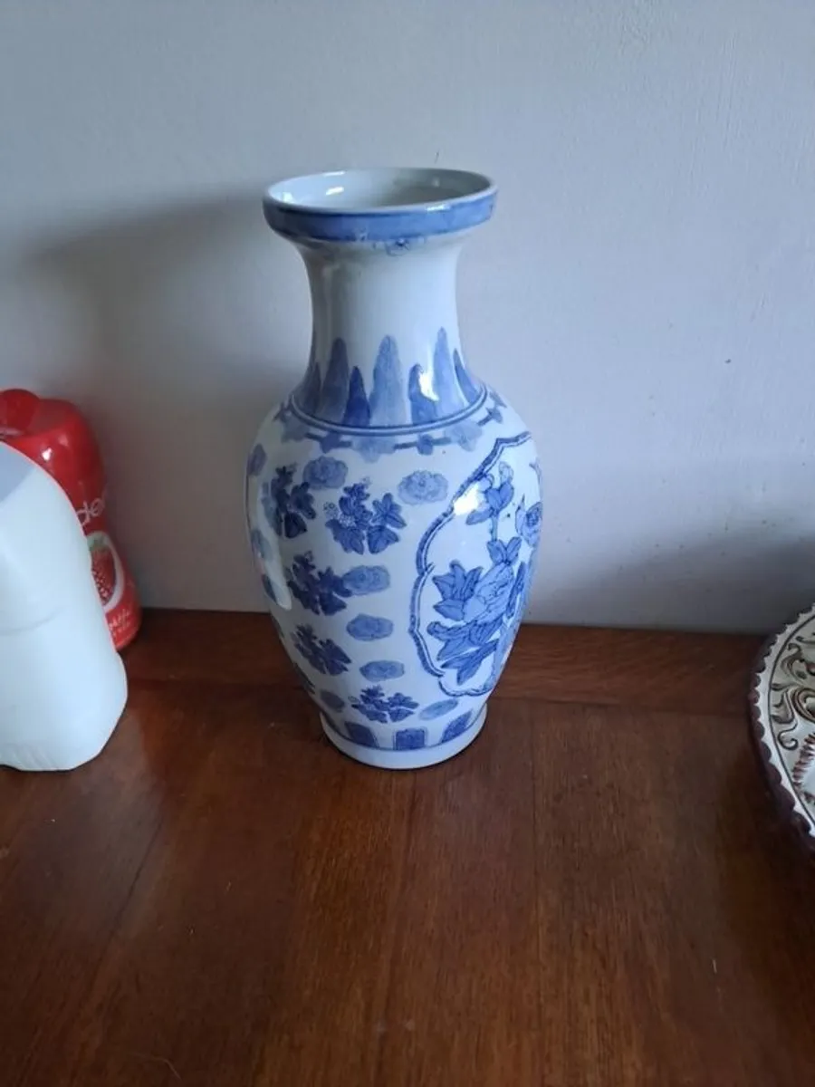 Lovely Decorative Vase - Image 1