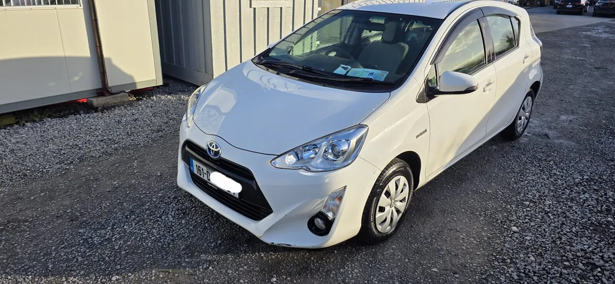 161 TOYOTA AQUA - Image 1