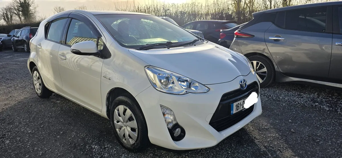 161 TOYOTA AQUA - Image 3