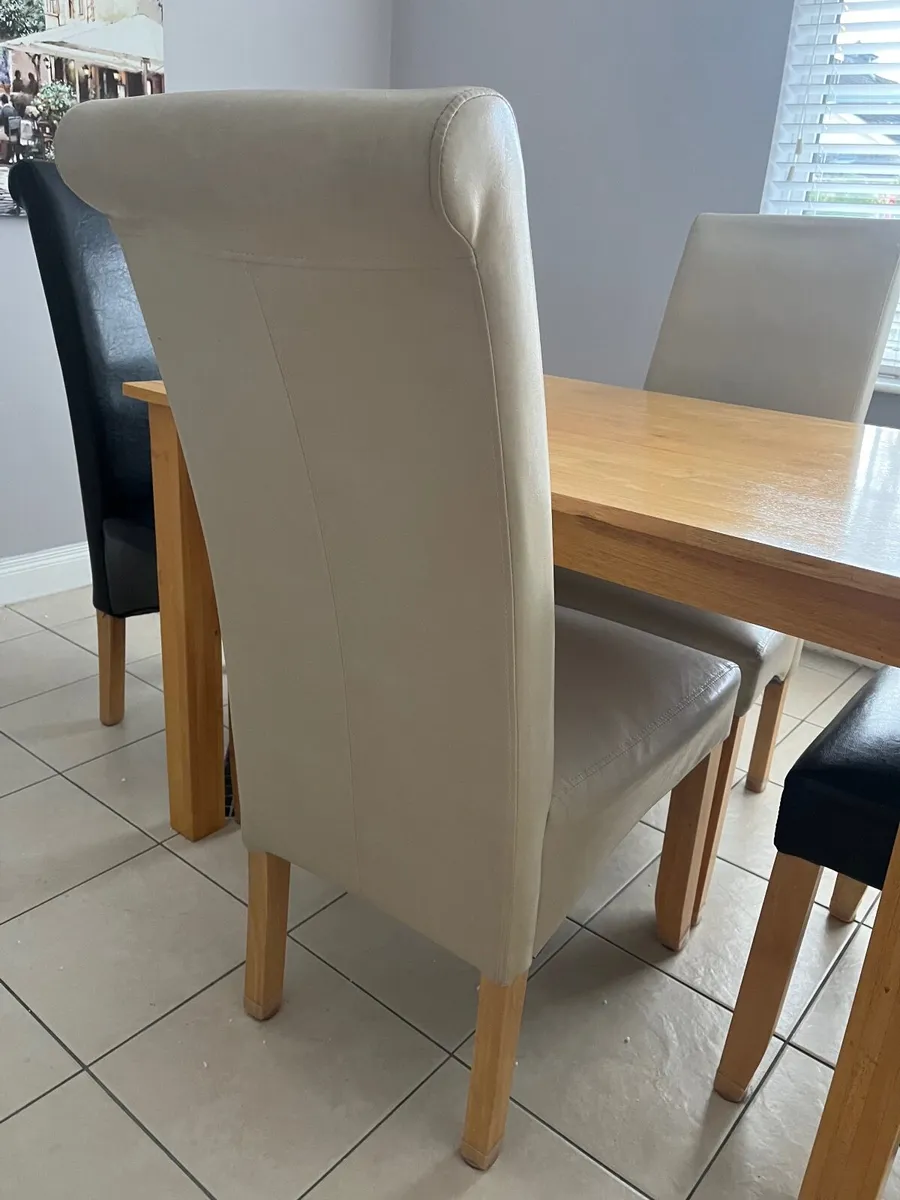 Kitchen Table with Chairs - Image 4