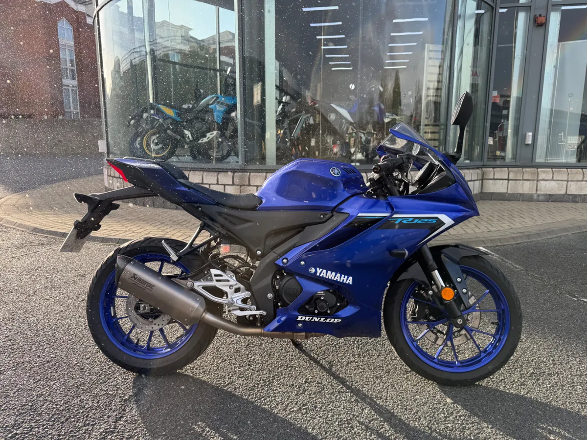 2025 Yamaha YZF R 125 - Image 1