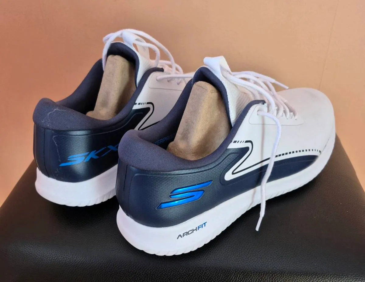 Sketchers golf shoes , size 9 - Image 3