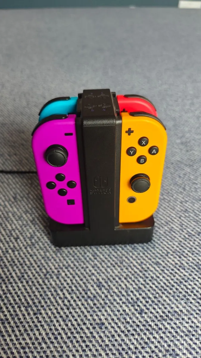 Nintendo Switch Console Multiplayer Bundle - Image 4