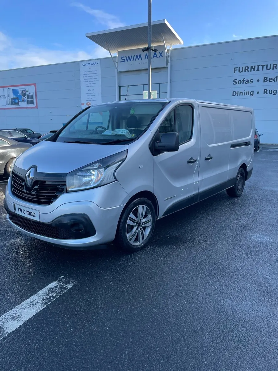 Renault Traffic - Image 2