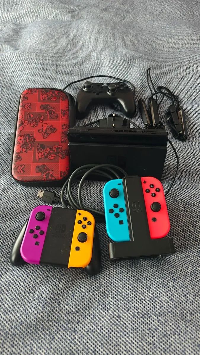 Nintendo Switch Console Multiplayer Bundle - Image 1