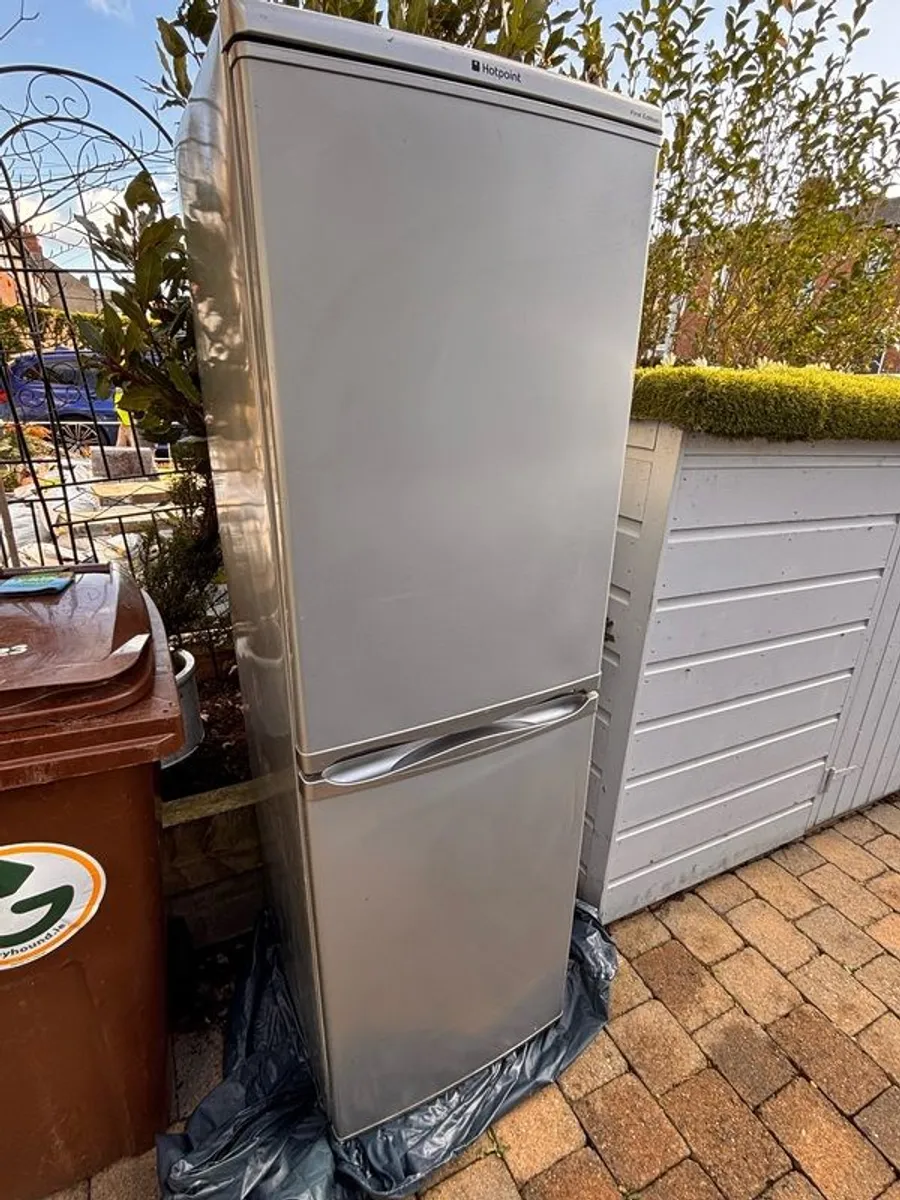 Hotpoint 50/50 Fridge Freezer - Silver - Image 1