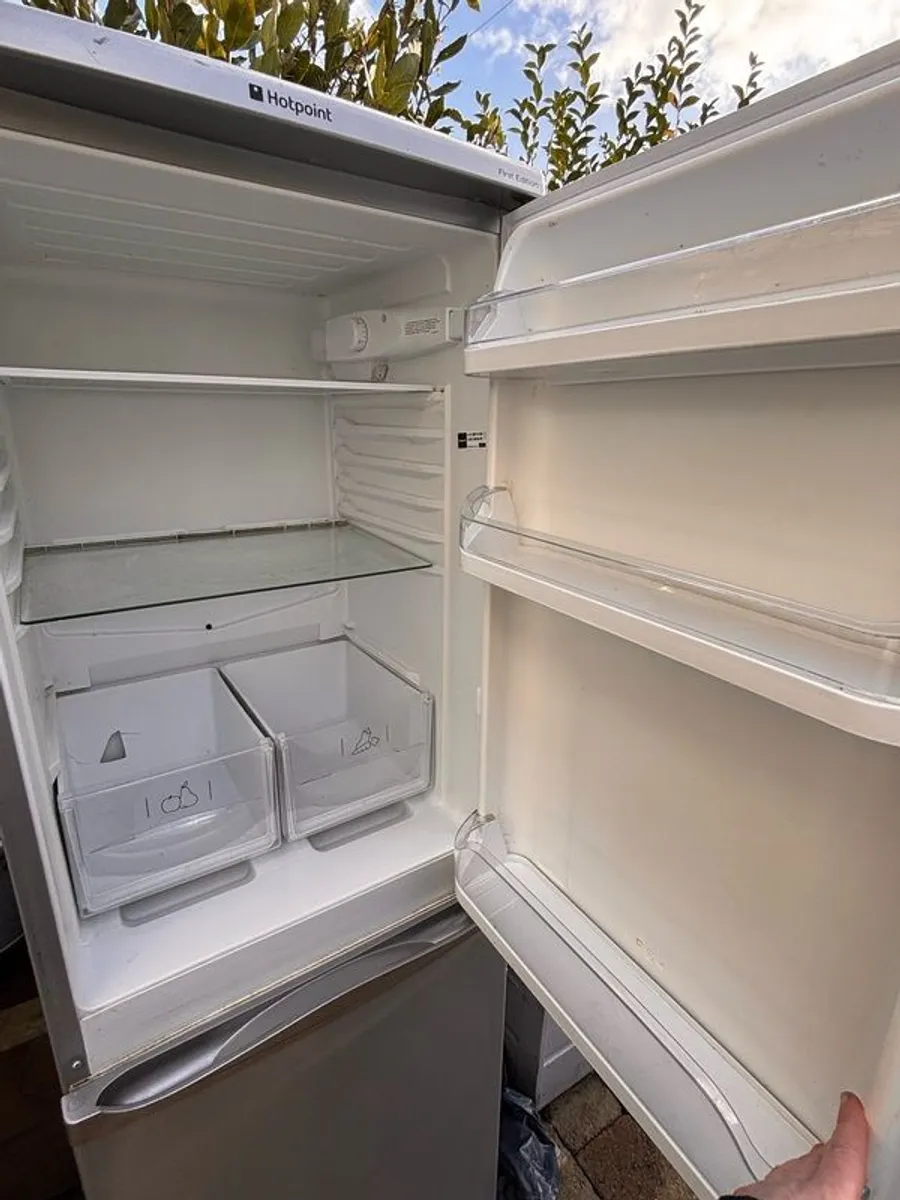 Hotpoint 50/50 Fridge Freezer - Silver - Image 3