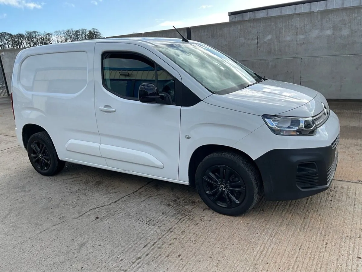 CITROEN BERLINGO DRIVER PRO 6 SEATER CREW VAN - Image 1
