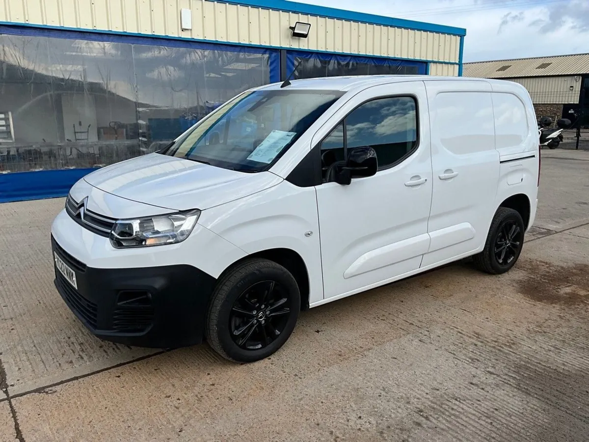 CITROEN BERLINGO DRIVER PRO 6 SEATER CREW VAN - Image 4