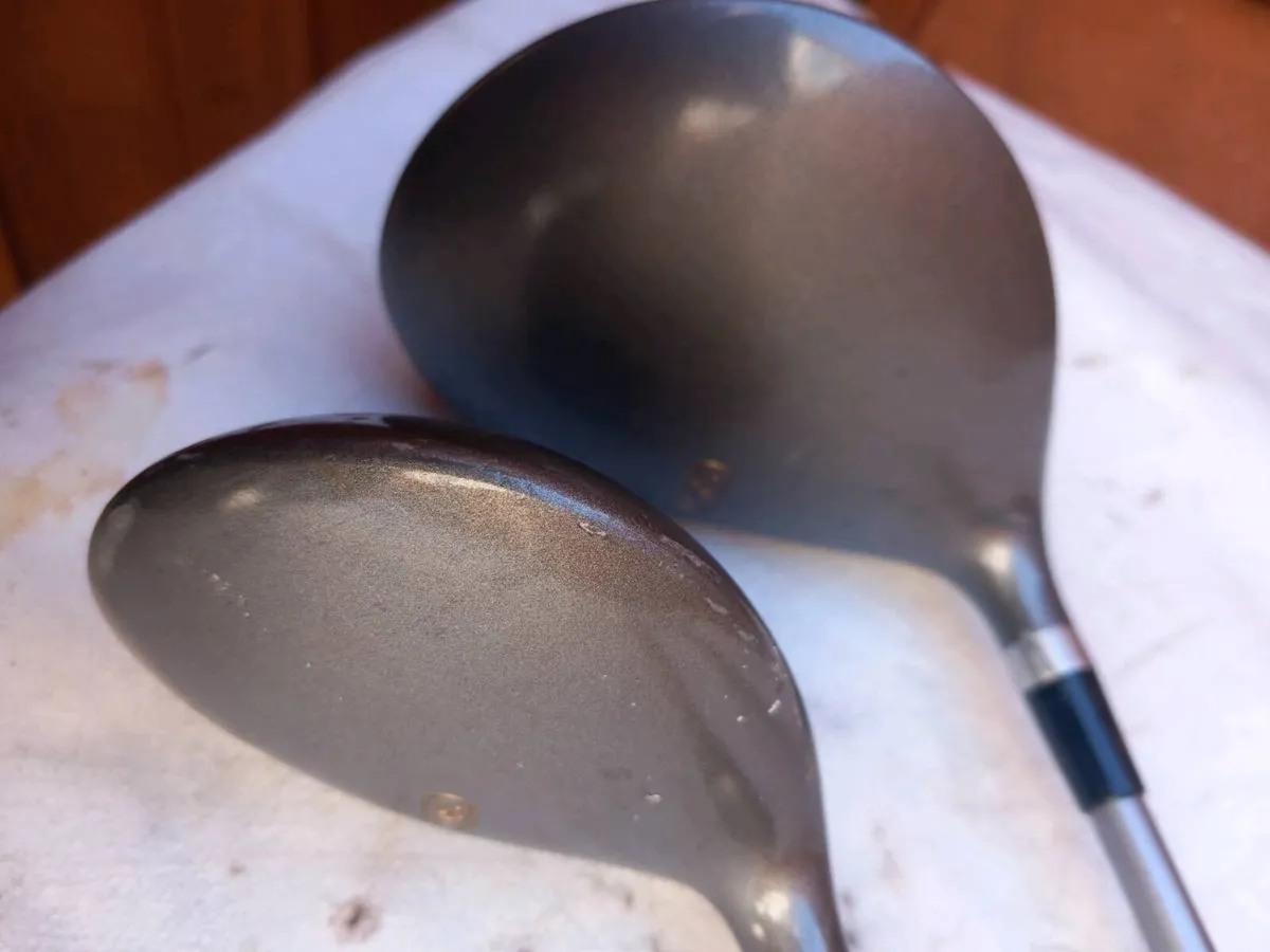 Wilson golf driver and 5 wood. - Image 3