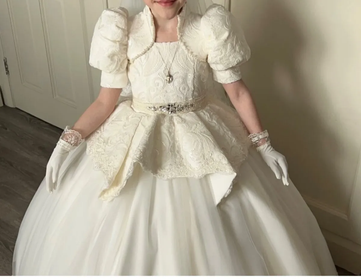 Communion dress - Image 3