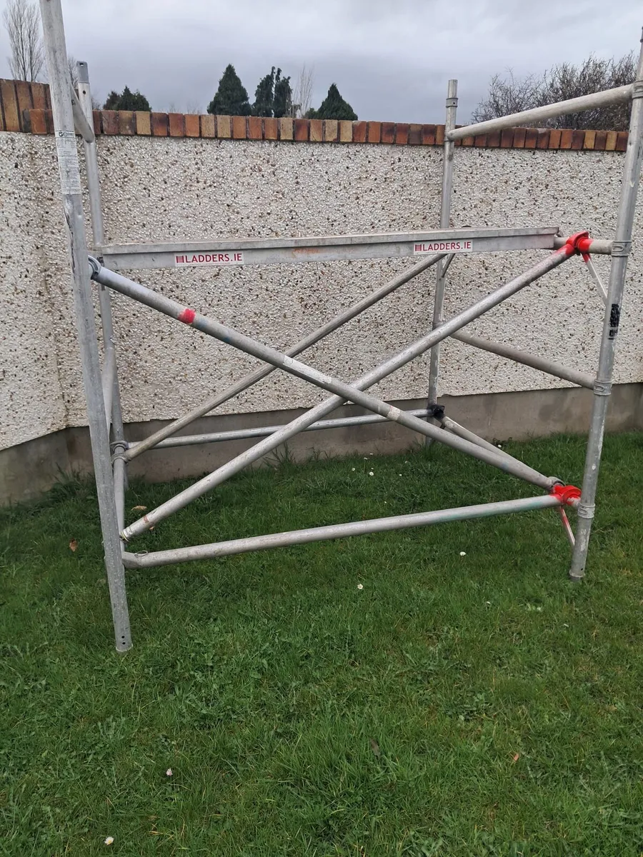 Aluminum Tower scaffolding for sale - Image 1