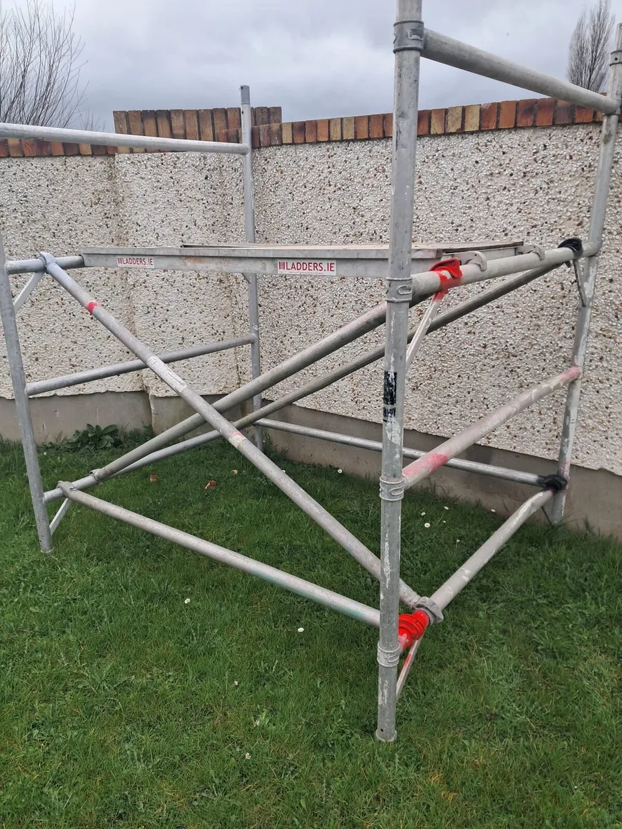 Aluminum Tower scaffolding for sale - Image 2