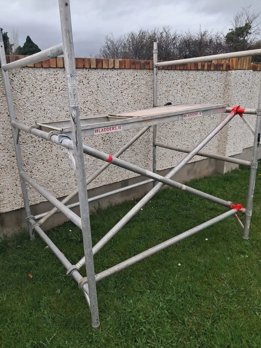 Aluminum Tower scaffolding for sale - Image 3